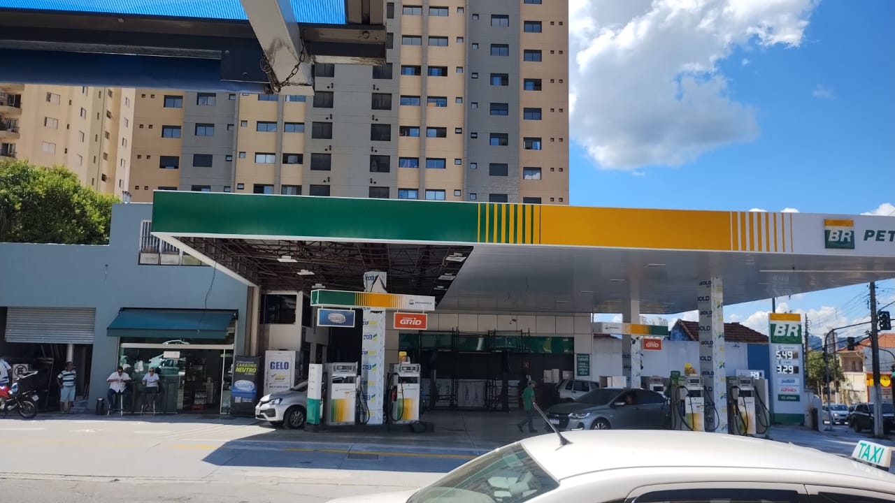 Antes e depois de instalação de estruturas visuais